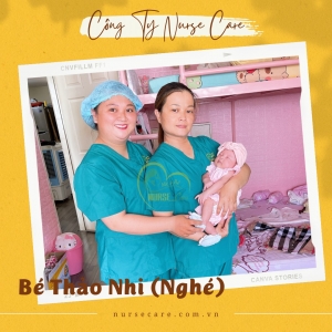 Các điều dưỡng viên của Nurse Care tiến hành dịch vụ tắm tại nhà cho Bé Thảo Nhi (Nghé),