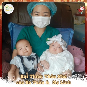 Các điều dưỡng viên của Nurse Care tiến hành dịch vụ tắm tại nhà cho 2 bé yêu của ba Tuấn & mẹ Linh