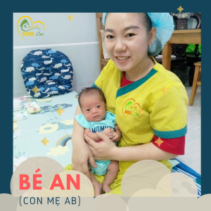 Các điều dưỡng viên của Nurse Care tiến hành dịch vụ tắm tại nhà cho Bé An (con của mẹ AB) 